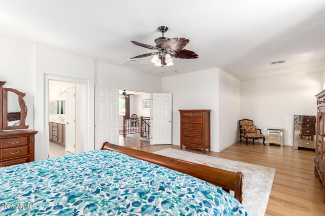 Building Photo - 252 W Blue Lagoon Dr