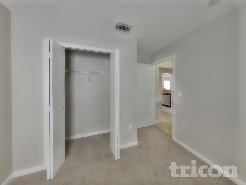 Building Photo - 7944 Cherry Blossom Dr S