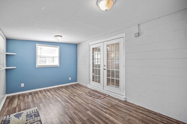 Building Photo - 818 Hampton Way