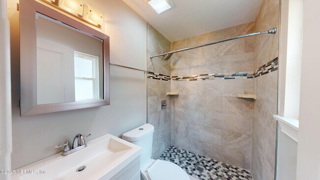 Building Photo - 11671 Shellfish Dr