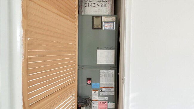 Building Photo - 709 SE 15th St