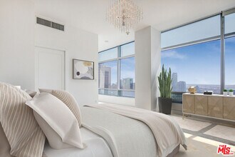 Building Photo - 900 W Olympic Blvd