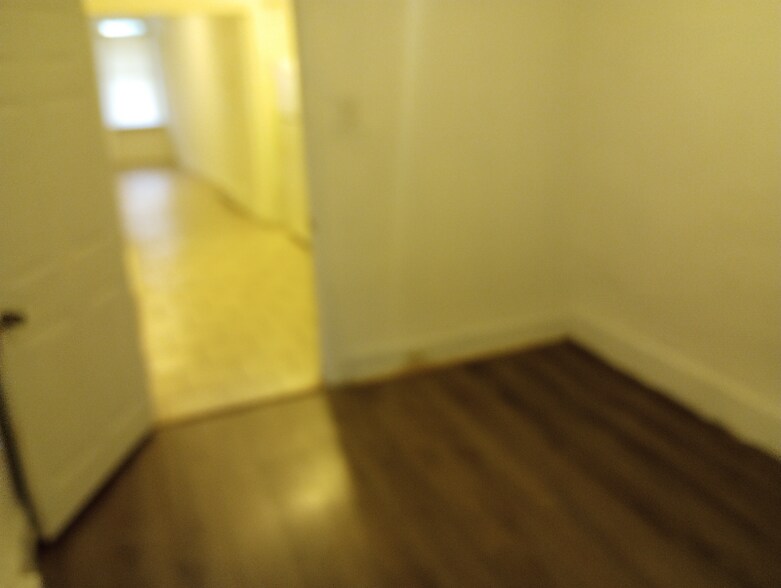 Building Photo - 31xx W Euclid Ave