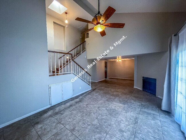 Building Photo - 2bd townhouse in Winterhaven