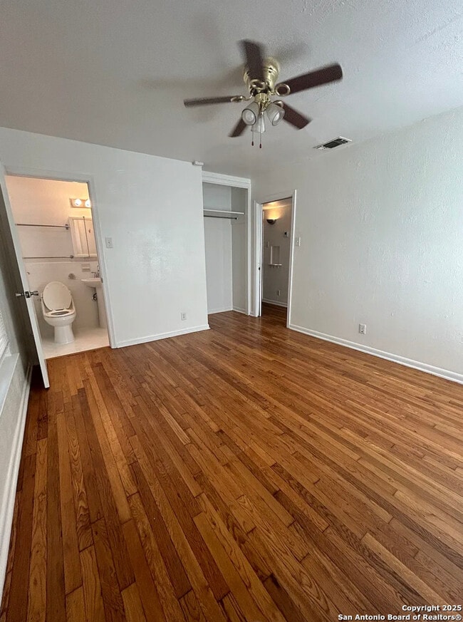 Building Photo - 355 Cresham Dr