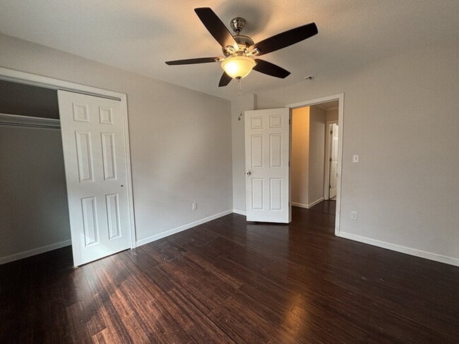 Building Photo - 117 Alma Dr