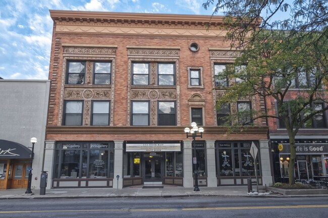Primary Photo - 306 S Main St