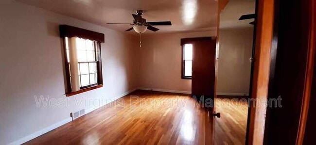 Building Photo - 1215 East Dr