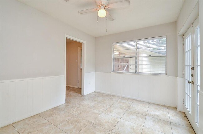 Building Photo - 14106 Locke Ln