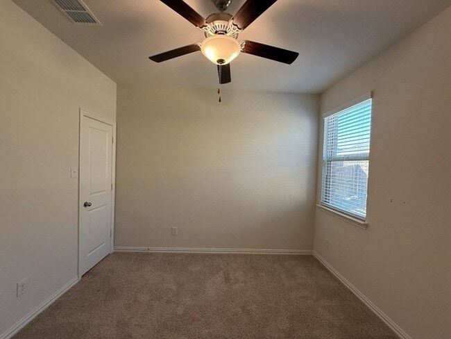 Building Photo - 783 Bayberry Ln