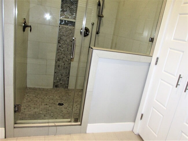 Building Photo - 3249 Dixie Dr