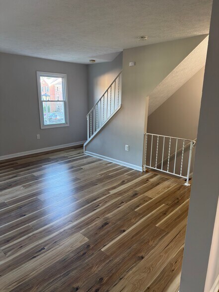 Building Photo - 16707 Chowning Ct