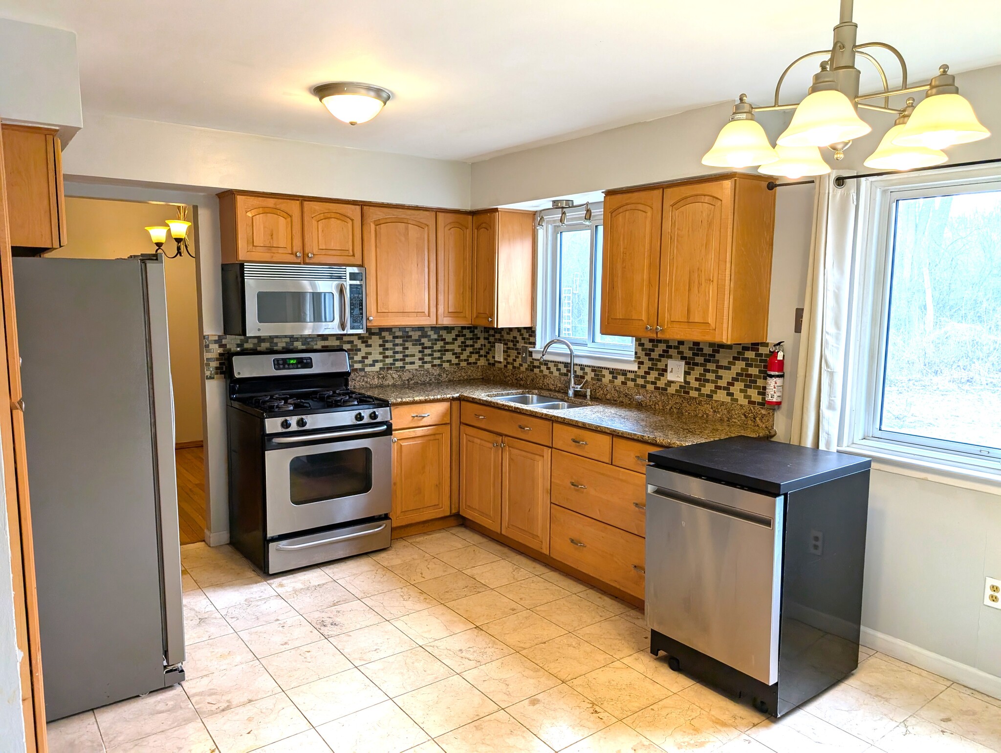 Kitchen - 21765 Flanders St