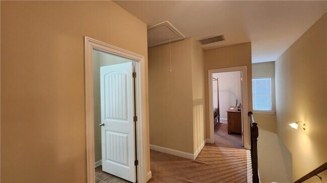 Building Photo - 1680 Sugar Ridge Dr
