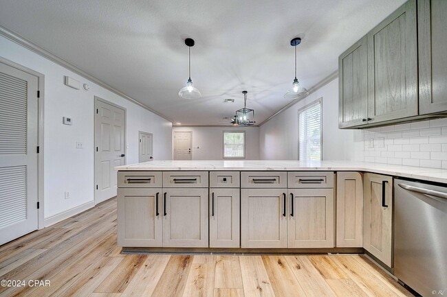 Building Photo - 1305 Calhoun Ave