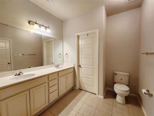 Building Photo - 5921 Red Bud Ridge Ln