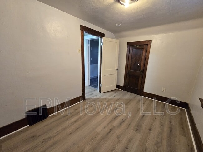 Building Photo - 2064 Independence Ave