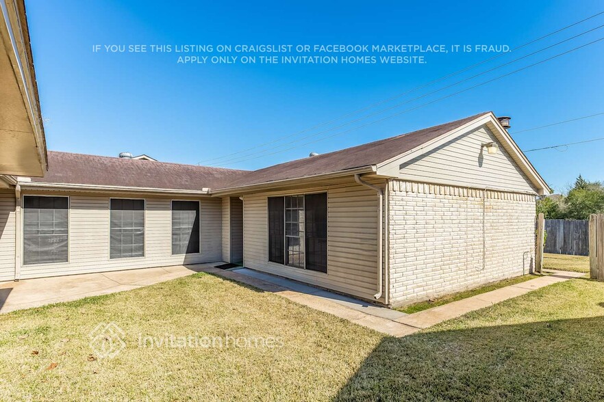 Building Photo - 1711 Millbury Dr