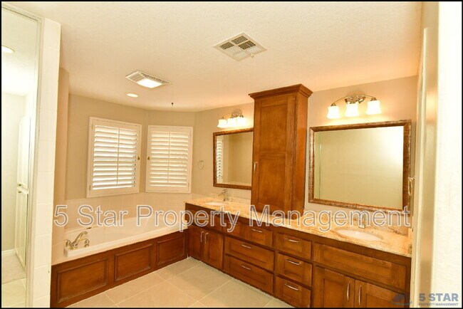 Building Photo - 6598 Eagle Ridge Dr