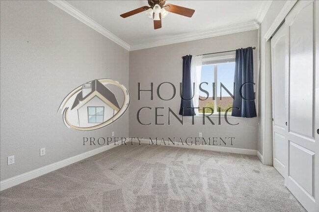 Building Photo - Executive Gated Rental with Stunning Views & Solar!
