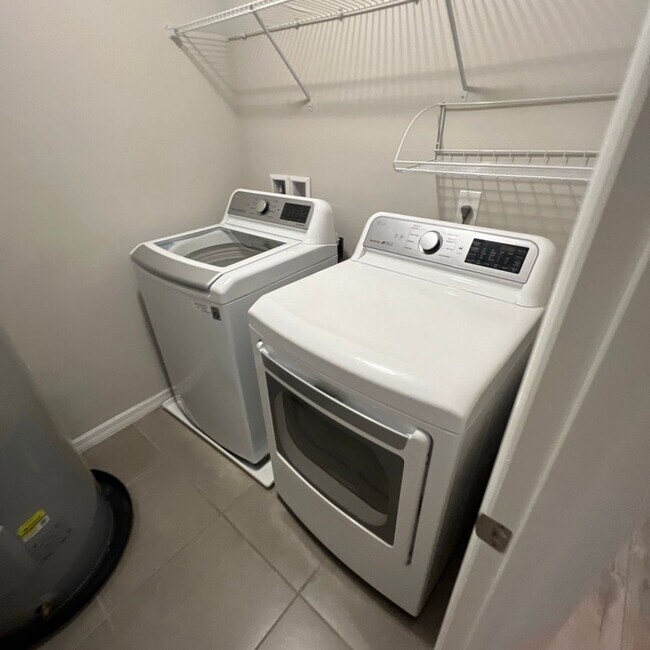 Building Photo - 600 Northern Way