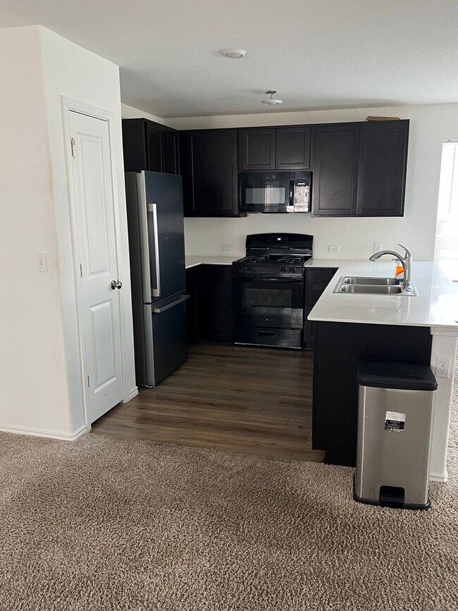 Building Photo - New build 4bed, 2.5 bath