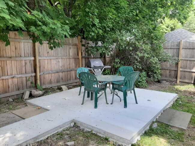 Building Photo - 10 Euclid Ave