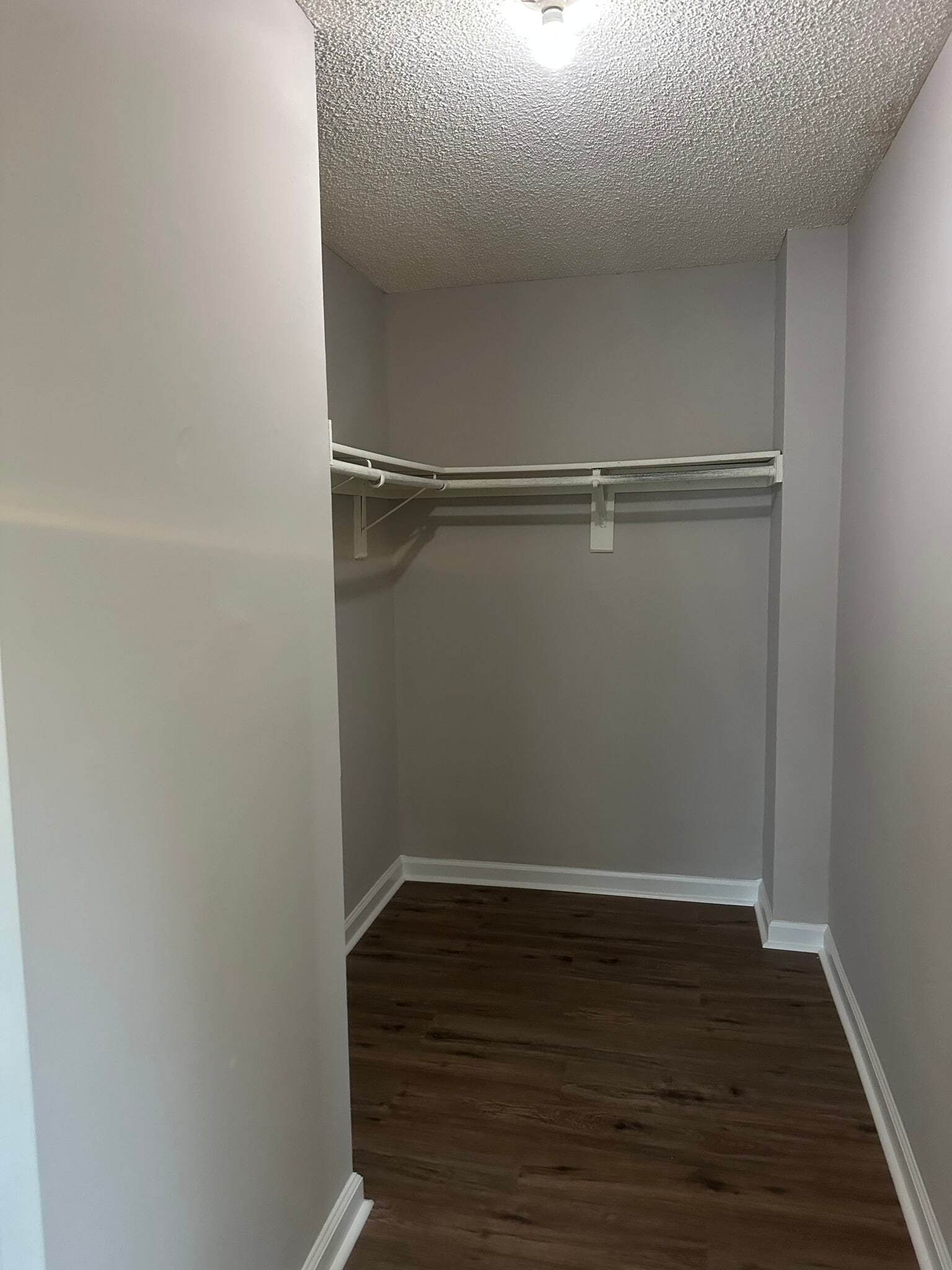 Building Photo - 37 Mendrey Ct