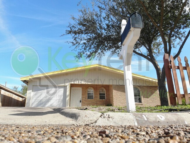 Building Photo - Beautiful 3bed/1.5 bath home in Edinburg!