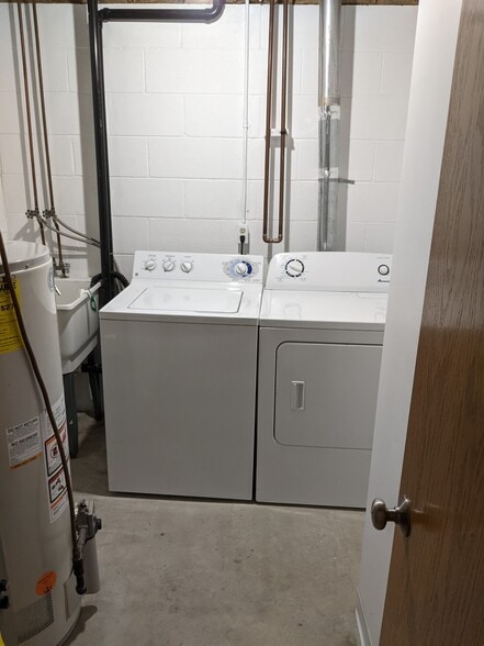 Utility Room - 7644 Woodlawn Dr