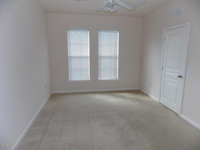 Building Photo - 1001 Monument Rd