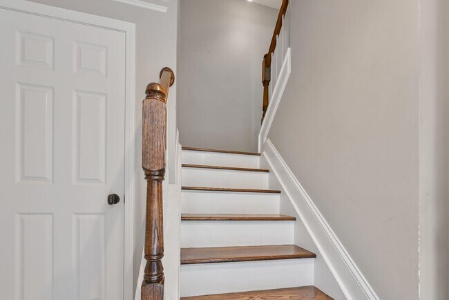 Building Photo - 172 Price Ct