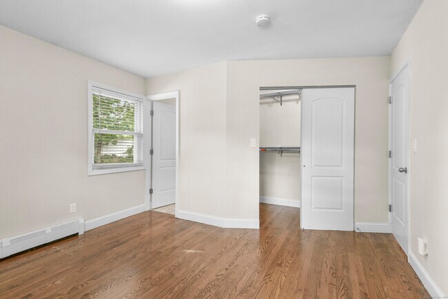 Building Photo - 198 Macon Dr