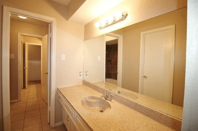 Building Photo - 313 Woodhaven Dr