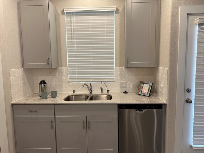 Building Photo - 3110 Valley Peak Dr