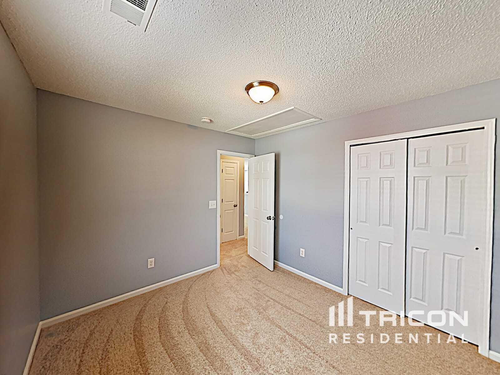 Building Photo - 156 Springway Dr