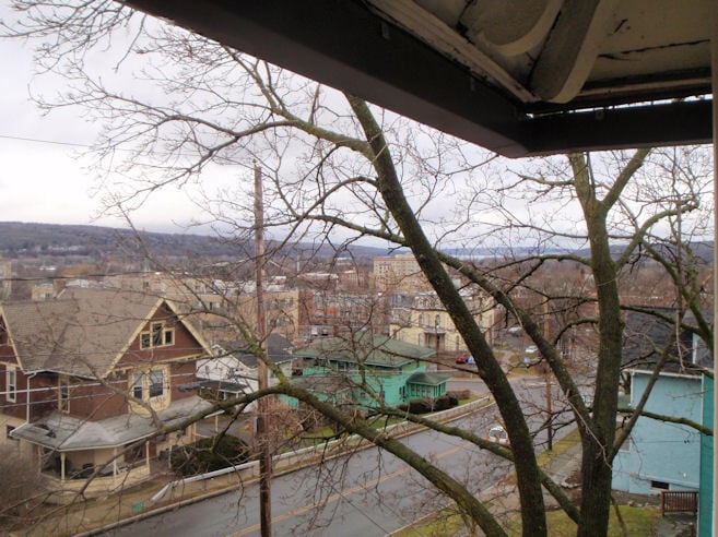 Apt 2 - 317 S Aurora St