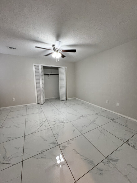 Building Photo - 7932 NW Crossland Cir