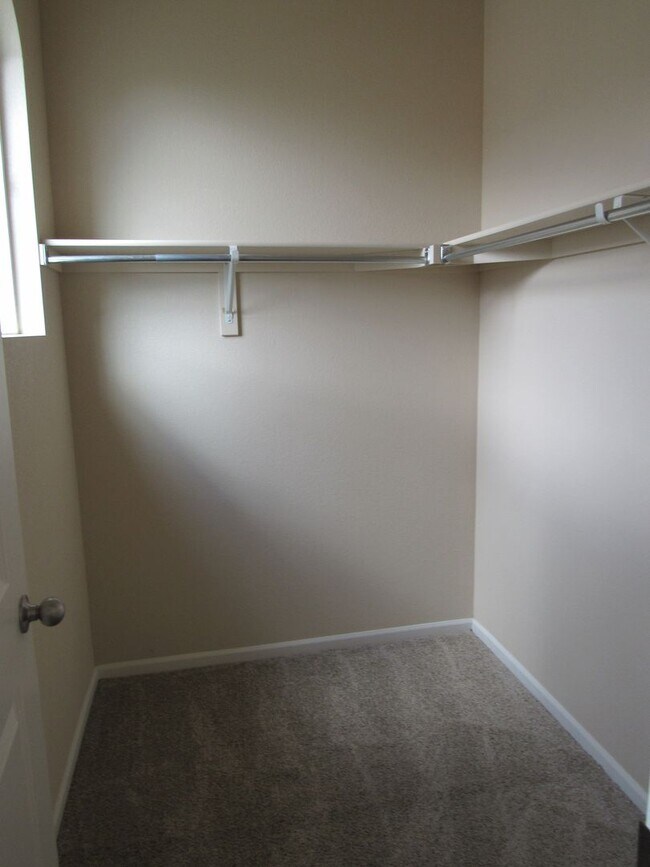 Building Photo - Immaculate Upscale Townhome in fantastic location in Arvada