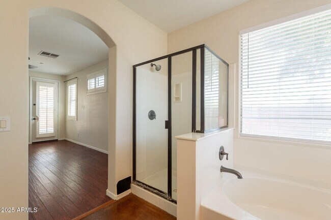 Building Photo - 888 S 165th Ln