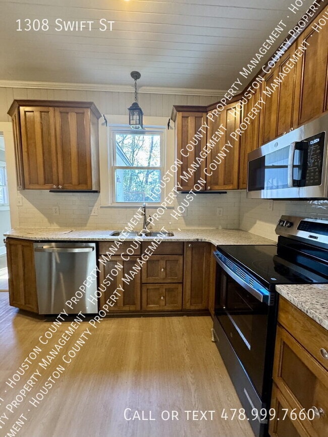 Building Photo - 1308 Swift St