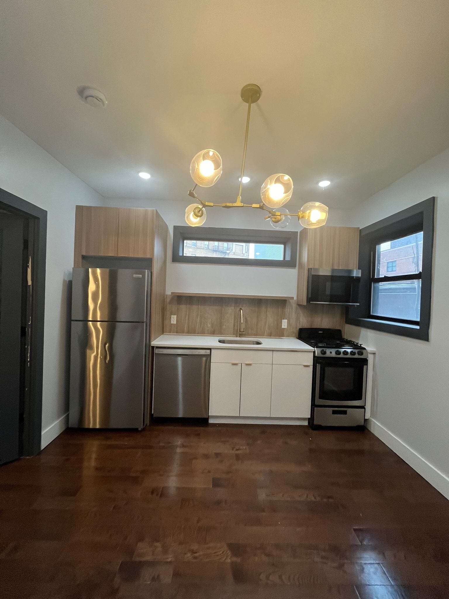 Building Photo - 63 Vroom St