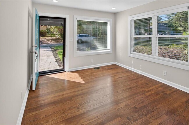 Building Photo - 475 Center Hill Ave NW