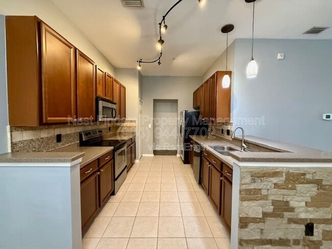 Building Photo - 7067 Deer Lodge Cir