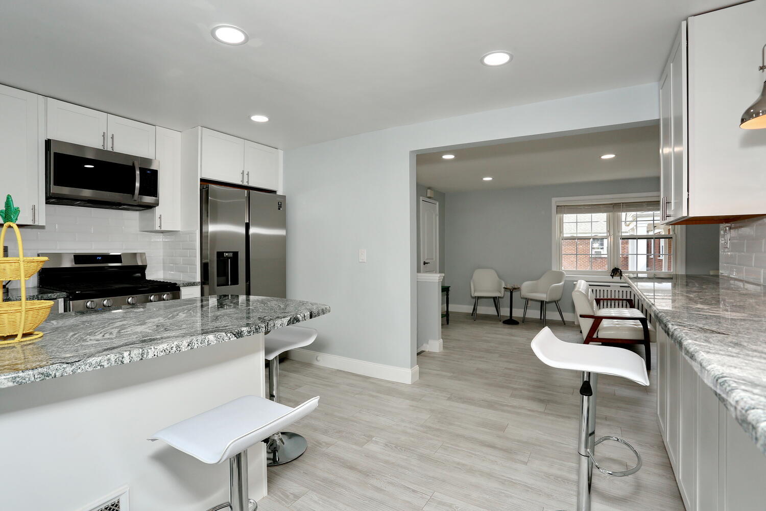 Building Photo - 100 Huguenot Ave