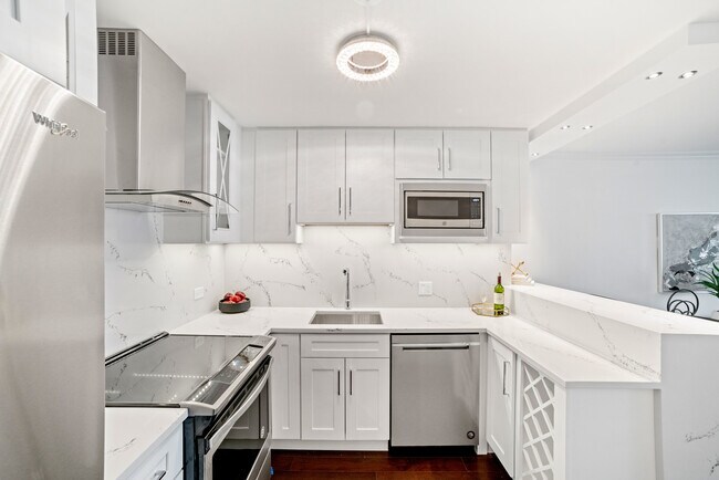 Building Photo - 1030 N State St