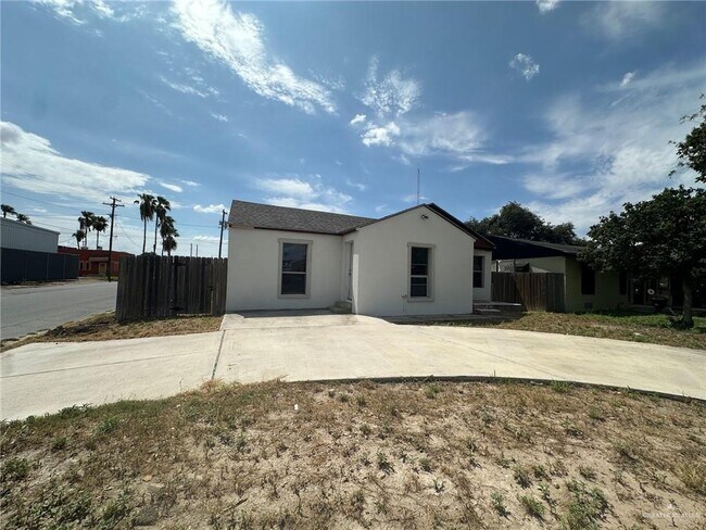 Building Photo - 201 N 17th St