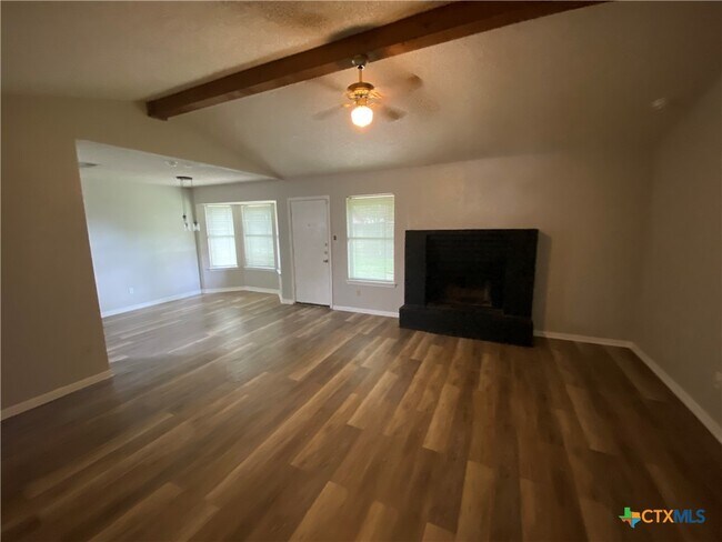 Building Photo - 414 Baumann Dr