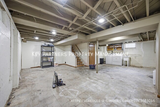 Building Photo - 4300 W 71st Terrace