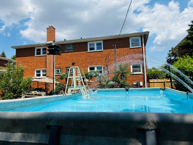 Building Photo - 10624 Mayfield Ave